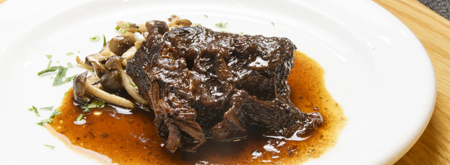 黒毛和牛すね肉の赤ワイン煮込み